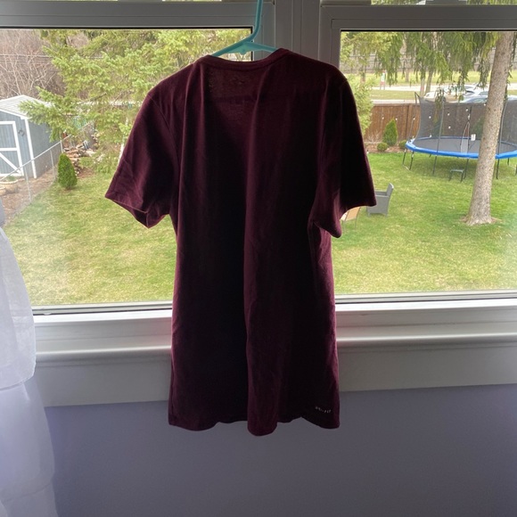 NIKE red top - Picture 2 of 3